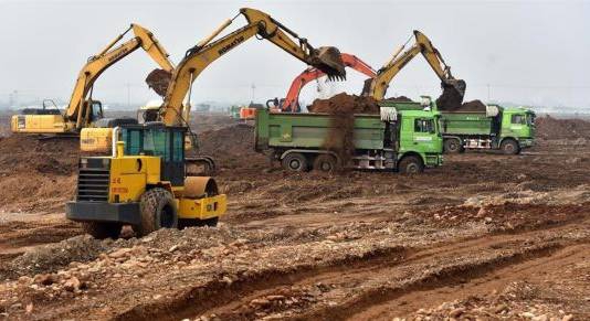 沃爾沃210BLC 回轉(zhuǎn)慢，單邊行走不行、大錘又無(wú)力故障分析，解決方案、等